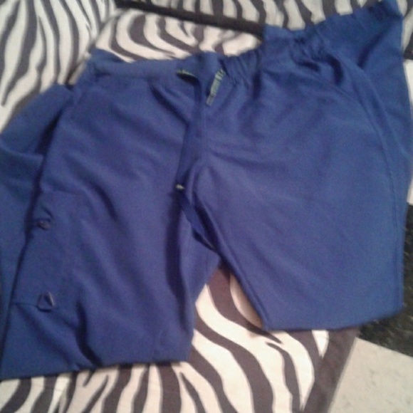 Deep blue activate by med culture top and bottom - Picture 3 of 8